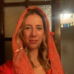 Meet your Posher, Cassandra